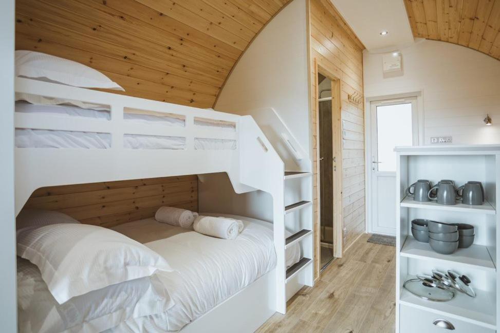 Carlton Manor Pods Apartment Aldbrough Exterior photo